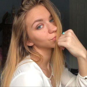 Meet your Posher, Hailey